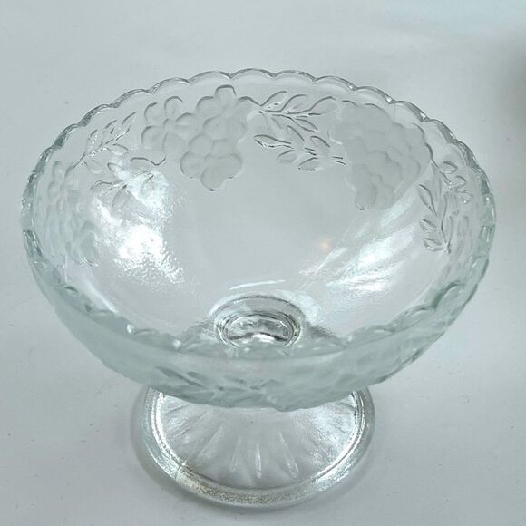 Vintage Dessert Footed Pressed Glass Bowls • Raised Frosted Daisy Pattern • (2) - Picture 4 of 10